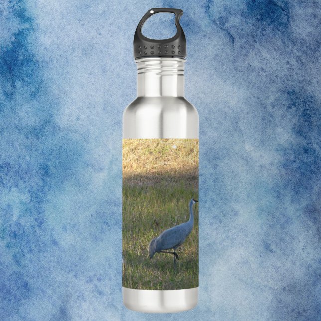 Garrafa Fotografia da Grama de Comida Sandhill Cranes (A water bottle with a photograph of three sandhill crane birds eating grass.)