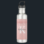 Garrafa Girly Blush Pink glitter goteja Monograma<br><div class="desc">Um elegante monograma branco e cinza num cor-de-rosa esbranquiçado,  a gotejar fundo brilhante enfeita esta garrafa de água. Personalize-o para si próprio ou personalize-o com um nome de amigo e inicial para o seu aniversário. Projetado para você pelo Blackberry Boulevard.</div>