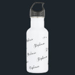 Garrafa Grafite de Script de Nome Personalizado<br><div class="desc">O Elegante nome do grafitti guiado, garrafa de água, perfeito para quando você está mantendo ajustado, sessão de ginástica, correndo, corrida, treinamento, qualquer esporte, piqueniques no parque ou na praia e enquanto está trabalhando. O tipo de fonte, o tamanho e a cor podem ser alterados clicando no link adicional Personalizar...</div>