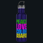 Garrafa Guarda-Colorida de Guarda de Cor do Peace Love<br><div class="desc">Um presente bonito de guarda colorido para alguém que faz a bandeira girando com a banda de marchar na escola. A Guarda Peace Love Color é escrita em verde,  rosa,  azul e laranja para os membros do corpo de bandeira.</div>