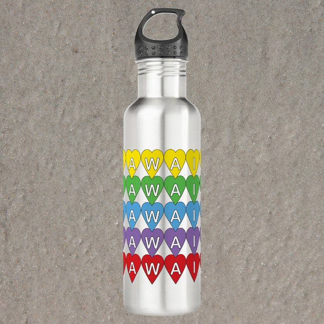 Garrafa Hawaii Heart Pattern Rainbow (A water bottle that says Hawaii with yellow, green, blue, purple and red hearts)