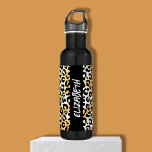 Garrafa Impressão Chic Leopardo<br><div class="desc">Uma engraçada impressão leopardo circula esta garrafa de água de aço inoxidável preta personalizada com seu nome impresso verticalmente em letra chic.</div>
