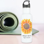 Garrafa Instrutor Yoga Sunflower Personalizado<br><div class="desc">Esta Garrafa de Água Instrutora de Yoga é decorada com um girassol amarelo. Facilmente personalizável. Use a Ferramenta Design para alterar o tamanho,  o estilo ou a cor do texto. Original Watercolor © Michele Davies.</div>