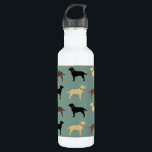 Garrafa Labrador Retriever Dog Silhouettes Laboratórios de<br><div class="desc">Mantenha-se hidratado e reduza os resíduos plásticos com esta garrafa de água reutilizável de Labrador. Esta garrafa de água atraente faz um presente de excelente para os amantes do laboratório. Visite o Doodle World de Jenn para mais designs e produtos animais que contenham este design Labradores. O padrão de lojas...</div>