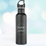 Garrafa Logotipo comercial Marca profissional moderna<br><div class="desc">Marca e cresça a sua empresa com eficiência,  adicionando o logotipo da sua empresa a esta garrafa de água de aço inoxidável preta. Esta é uma empresa ecologicamente amigável que você vai gostar de seus funcionários,  clientes e clientes. Logotipo e texto fáceis de personalizar. Pegue o seu hoje!</div>