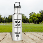 Garrafa Logotipo comercial personalizado e código QR<br><div class="desc">Anuncie o logotipo da sua empresa, o nome da empresa, o site e um código QR personalizável em uma garrafa de água de aço inoxidável. Substitua o logotipo de exemplo, o texto e o URL do site por você na barra lateral. Seu símbolo de marca pode ser qualquer forma e...</div>