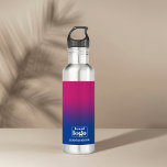 Garrafa Logotipo Elemental Violeta Violeta Minimalista<br><div class="desc">Apresentando nossa garrafa de água na moda de aço inoxidável moderna! Mantenha-se hidratado da forma mais tranquila possível com este acessório elegante e durável. Feito de aço inoxidável premium, ele garante que suas bebidas permaneçam refrescantemente frias por horas enquanto exsuem uma vibração contemporânea. Dê um toque único à sua garrafa...</div>