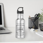 Garrafa Logotipo Personalizado de Empresa Preto<br><div class="desc">Garrafa de água personalizada de aço inoxidável com o logotipo da sua empresa, juntamente com a palavra para o nome da sua empresa, slogan, site, localização ou outras informações que podem ser personalizadas. Basta adicionar o logotipo da sua empresa ao espaço da imagem preta placeholder e preencher com a palavra...</div>