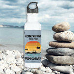 Garrafa Manhãs são para Mimosas Retro Sunrise<br><div class="desc">As manhãs são para a garrafa de água de aço inoxidável Mimosas. Encha sua garrafa até a borda nesta manhã bonito do nascer do sol em uma praia tropical com uma mimosa sobre um fundo azul claro. Esta design também diz "Manhãs são para Mimosas" "Tenham excelente de manhã". Fácil de...</div>
