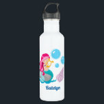 Garrafa Menina de Sereia Personalizada<br><div class="desc">Um presente fofo personalizado de menina da praia com uma sereia bonito de cabelos cor-de-rosa com uma cauda de chá segurando uma bela harpa perto de bolhas azuis. Personalize com o nome da sua garotinha para um belo presente para crianças.</div>