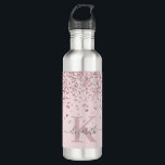 Garrafa Monograma de Diamante Dourado Rosa Rosa Cor-de-ros<br><div class="desc">Elegante, Sparkle Luxury, Glam, Girly faux rosa diamond confetti personalizado garrafa de água monograma personalizada em rosa pincelado em pó. Apresenta um falso brilho cor-de-rosa cor-de-rosa com brilho de ouro e um confete de diamantes brancos. Belo nome modelo em letra de letra caligráfica com letras de mão, com traços. Adicione...</div>