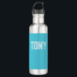Garrafa Monograma de Nome Personalizado Azul do Céu Sólido<br><div class="desc">- design sólido,  em negrito,  minimalista com nome,  fonte,  tamanho da fonte ou cor da fonte personalizável... . É muito divertido e divertido!</div>