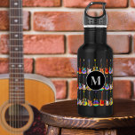 Garrafa Monograma de Padrão de Violão Psíquico Funky<br><div class="desc">Um presente de ideias para guitarristas, artistas, professores de música, guitarristas, músicos e estudantes de música. Guitarras elétricas engraçadas, guitarras acústicas e guitarras semiacústicas padrão em frasco de água monograma personalizado preto em cores brilhantes da pop vibrante. Fácil de personalizar usando o modelo de nome e inicial do monograma. Esta...</div>