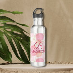 Garrafa Monograma Moderno Cor de Rosa Brilhante Personaliz<br><div class="desc">Glitter Personalizado Glitter Minúsculo,  Rosa Moderno,  Glitter,  Garrafas de Água,  apresenta um bonito padrão de pontos cor-de-rosa com sotaques dourados,  personalizados com o seu monograma e nome. Personalize editando o texto nas caixas de texto fornecidas.</div>