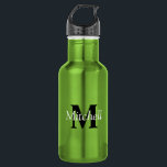 Garrafa Monograma Verde Moderno Personalizado<br><div class="desc">Garrafa de água de aço inoxidável com monograma verde personalizado</div>