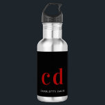 Garrafa Monograma vermelho preto Nome minimalista moderno<br><div class="desc">Um clássico fundo negro. Texto vermelho e branco. Personalize e adicione suas iniciais de monograma e seu nome. Para ele e para ela.</div>