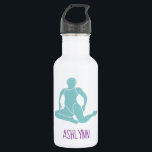 Garrafa Nadagem Aqua e Roxo Sincronizada Personalizada<br><div class="desc">Apresenta uma ilustração simples de um nadador sincronizado de solteiro em aqua ou azul-claro com seu nome ou outro texto abaixo em letras roxas brilhantes. Esta garrafa de água personalizada faz um presente de excelente para nadadores e treinadores de sinchro.</div>
