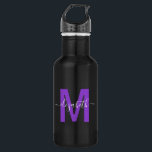 Garrafa Nome do Monograma do Glitter de Coleta de Púrpura<br><div class="desc">Esta garrafa de água personalizada cômica apresenta um monograma inicial em roxo falso com seu nome em uma elegante escrita branca, escrita à mão sobre fundo de preto. Projetado apenas para você por Camisetas Extremas!</div>