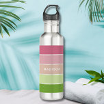Garrafa Nome Personalizado do Bloco de Cores Verde Moderno<br><div class="desc">O moderno Red Green Color Block Personalised Name (Bloqueio de cor verde) Garrafa de água de aço inoxidável apresenta um design colorido e moderno em tons de verde e rosa com seu nome personalizado. Perfeito como presente para Natal, aniversário, feriados, escola, faculdade, prédio de equipes e muito mais. Concebido por...</div>