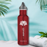 Garrafa Nome Personalizado do Namaste Whit Lotus Flower<br><div class="desc">Namaste White Lotus Fllower Modern Personalised Name Malhação desportiva Yoga Stainless Steel Water Bottle apresenta uma flor branca de lótus com o texto "namaste" no moderno roteiro de caligrafia manuscrito e personalizado com seu nome. Presente perfeito para amigos e família de aniversário, Natal, Dia de as mães, melhores amigos, amantes...</div>