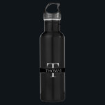 Garrafa Nome Personalizado Personalizado Elegante Monogram<br><div class="desc">Um monograma elegante e personalizado,  usando uma fonte elegante. Personalize este design com seu nome e inicial e faça dele seu próprio design moderno. Presente de aniversário ideal,  decoração infantil,  acessório de carro,  arte de quarto de crianças,  decoração doméstica,  presente de Natal ou presente para qualquer outra ocasião especial.</div>