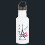 Garrafa Ooh La La Paris Eiffel Tower com Lábios rosa<br><div class="desc">Uma garrafa de água personalizada,  com uma ilustração da torre do Effel e Ooh La,  escrita lateralmente. Uma impressão de batom rosa-quente deixada ao lado do famoso marco com o texto xoxo! Bonjour escrito em uma fonte no estilo parisiense que pode ser personalizada/alterada para atender às suas necessidades.</div>