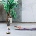 Garrafa Ouro yogi silhouette<br><div class="desc">Num fundo de cor doce, um círculo com a silhueta ouro de um iogi e sua sombra. Marcado com seu primeiro nome e sobrenome inicial em fontes caligráficas elegantes, será um acessório perfeito depois de sua prática diária de yoga. Simples, elegante e refinado.</div>