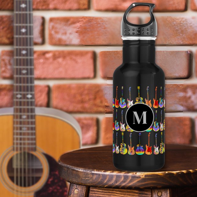 Garrafa Padrão de Guitarra Psicodélico Funky Monograma (Colorful guitar pattern on black personalized monogram water bottle music lovers and guitar players)