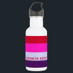Garrafa Padrão de Stripes Vermelhas, Rosa e Púrpura<br><div class="desc">Mantenha-se hidratado no estilo com a garrafa de água de aço inoxidável vermelha, rosa e púrpura. Apresentando um design de riscado ousado, este frasco durável e isolado mantém as bebidas à temperatura perfeita, ao mesmo tempo que adiciona um toque vibrante à sua rotina diária. Perfeito para o trabalho, viagem, exercícios...</div>
