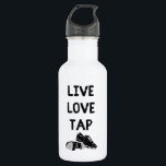 Garrafa Para Dançarinos Live Love Tap<br><div class="desc">Deixe o mundo saber que você adora dançar com essa garrafa d'água que mostra a mensagem "LIVE LOVE TAP" em letras negrosas acima de uma ilustração de um par de calçados de torneira. As letras e o gráfico têm um estilo angustiado para um olhar vestido e antigo. Esta garrafa de...</div>