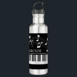 Garrafa Piano Music Notes Script Nome Preto<br><div class="desc">Garrafa moderna de água na moda com teclado de piano e notas de música em preto e branco personalizado com um nome ou texto personalizado em um estilo de fonte editável. Ideal para professores de música, músicos e profissionais de música. ALTERAÇÕES: Você pode alterar a cor preta do plano de...</div>