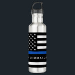 Garrafa Policial Personalizado de Linha Azul Moderno<br><div class="desc">Frasco de água com bandeira azul fina - design de bandeira americana em cores da Polícia, design azul preto moderno. Perfeito para todos os policiais, mães de polícia e esposas de polícia. Personalize com o nome do policial, o número do crachá ou o nome da família. Essa fina garrafa de...</div>