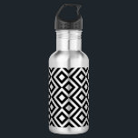 Garrafa Preto e Prata Meander<br><div class="desc">Esse padrão geométrico na moda preto e branco é um design ornamental original. Ângulos brancos em torno de diamantes negros contendo diamantes brancos. Os ziguezags pretos proporcionam uma sutil separação entre os caminhos de enrolamento. Imagem criada digitalmente. Copyright © 2013 Claire E. Skinner. Todos os direitos reservados.</div>