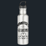 Garrafa Promovido à Vovó Revenda de Gravidez<br><div class="desc">Vovó, vovó, vovó, aniversário, bebê, gravidez, anúncio, presentes, múmia, mães, dia, 2021 — vovó, vovó, vovó, vovó, bebê, gravidez, anúncio, presentes, nana, mãezinha, mães, dia, dama, vovó, vovó fofa, vovó, vovó, vovó, vovó dia, vovó Excelente, vovó dizendo, vovó bonitinha dizendo, vovó bonita dona, vovó Legal, vovó orgulhosa, vovó bebê, vovó...</div>