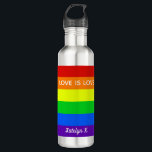 Garrafa Rainbow Love é Love Orgulho gay LGBTQ Beauful<br><div class="desc">Orgulho gay arco-íris garrafa de água listrada que lê Amor é Amor. Suporte LGBTQ bonito para todos os seus amigos e familiares gay, lésbicas, bissexuais, transexuais e panssexuais. Apoiar a igualdade de direitos para todos os seres humanos, independentemente de quem amam e da sua identificação de gênero. Um design progressista...</div>