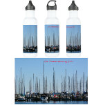 Garrafa Ruas de veleiros Petersburgo Flórida Personalizáve<br><div class="desc">Inspirada pela Bacia do Yacht do Sul, em Ruas. Petersburgo, Flórida, esta garrafa de água de aço inoxidável na moda capta a essência da vida náutica, com veleiros e seus postes perfeitamente alinhados contra um céu azul brilhante. Estes barcos estão prontos para navegar do porto seguro para a aventura. Um...</div>