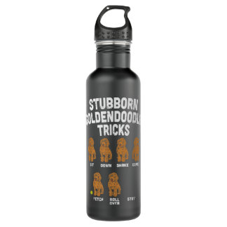 Garrafa Stubborn Goldendoodle truques engraçados treinador