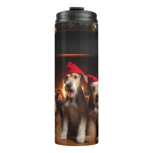 Garrafa Térmica Airedale ao lado da Lareira Natal (Frente)