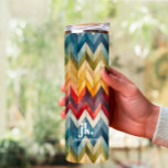 Garrafa Térmica Arco-íris Colorido Vintage Chevron Monograma<br><div class="desc">Apresentando nosso design de monograma na moda, mostrando grandes iniciais de tipografia em uma fonte clássica eterno, complementada pelo seu nome abaixo e enfeitiçada com faixas coloridas em arco-íris. Quer você seja um viajante frequente, um entusiasta retrô, ou simplesmente alguém que aprecia designs únicos, esta etiqueta de bagagem é o...</div>