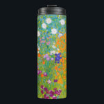 Garrafa Térmica Arte Floral de Jardim de Campo de Gustav Klimt Vin<br><div class="desc">Este encantador design apresenta "Cottage Garden", uma vibrante obra-prima floral do icônico simbolista austríaco Gustav Klimt. Pintada durante seus prolíficos retiros de verão, a obra de arte é uma explosão impressionante de flores silvestres coloridas, girassóis e folhagens exuberantes, dispostas em uma composição densa e semelhante a uma tapeçaria. O estilo...</div>