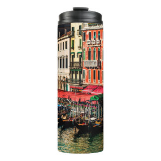 Garrafa Térmica Bela vista da rua d'água e edifícios antigos i