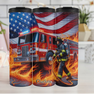 Garrafa Térmica Bombeiro com mangueira e caminhão de incêndio