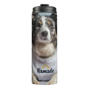 Garrafa Térmica Cachorro Cachorro em Camisa "Namaste" em um Ioga M