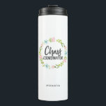 Garrafa Térmica Caos Coordenador Funny | Adicionar nome<br><div class="desc">Engraçado tumbler para mulheres profissionais ou mães. O texto diz "Coordenador do Caos" e há uma camada floral de aquarela em volta do texto. Você pode adicionar um nome na parte inferior. Dons de excelente para mães! Design feminina e humorística.</div>