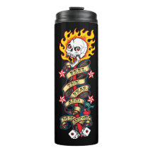 Crânio flamejante sente o medo