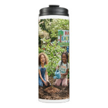 Crianças Plantando Esperança - Feliz Dia da Terra