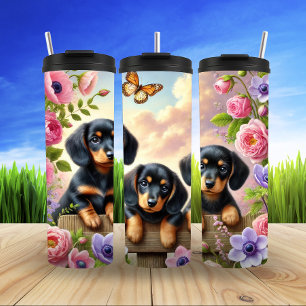 Garrafa Térmica Dachshances em um jardim de Primavera