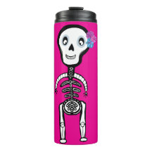 Feliz esqueleto com flores