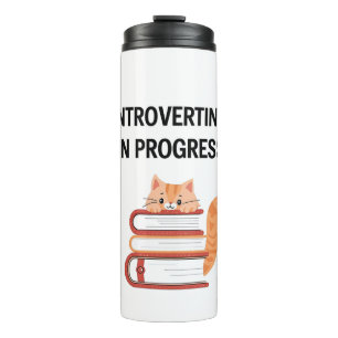 Garrafa Térmica Gato Fofo nos Livros "Introvertido em Progresso"