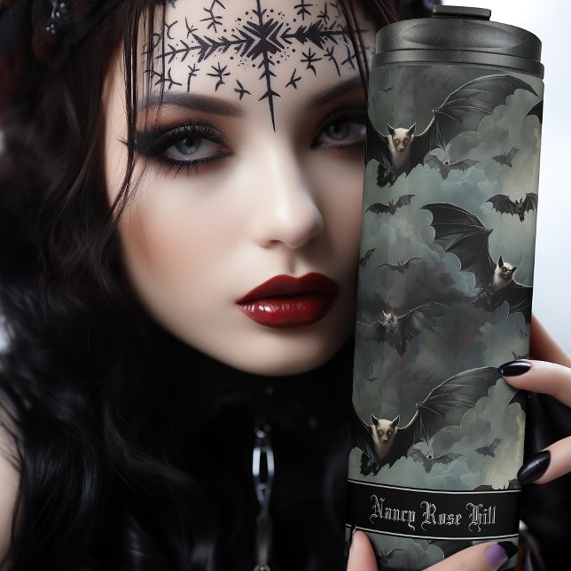 Garrafa Térmica Gótica Bats Spooky Halloween Vampire (Go bats over this vampire flask. Personalise with your own name and get lost in the stormy flurry.)